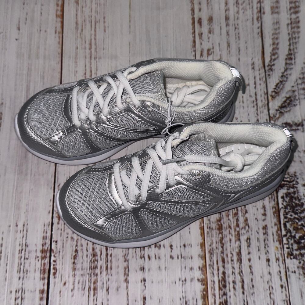 Old Navy Silver Metallic Mesh Lace-Up Sneakers girls size
13